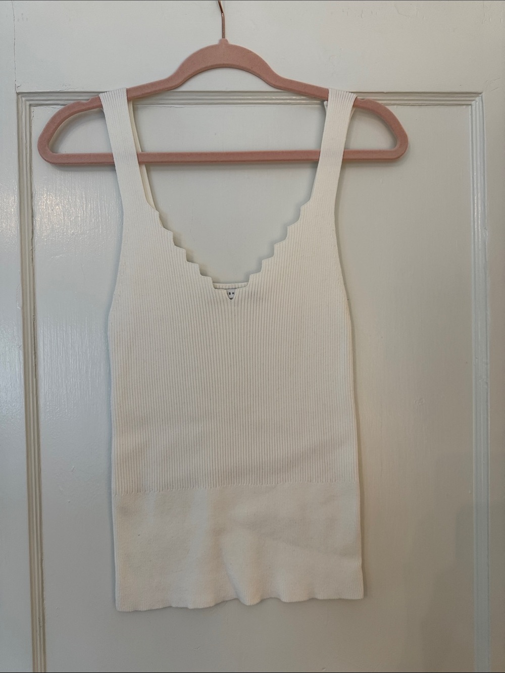 English Factory Cream Ribbed Scalloped V-Neck Tank - size small